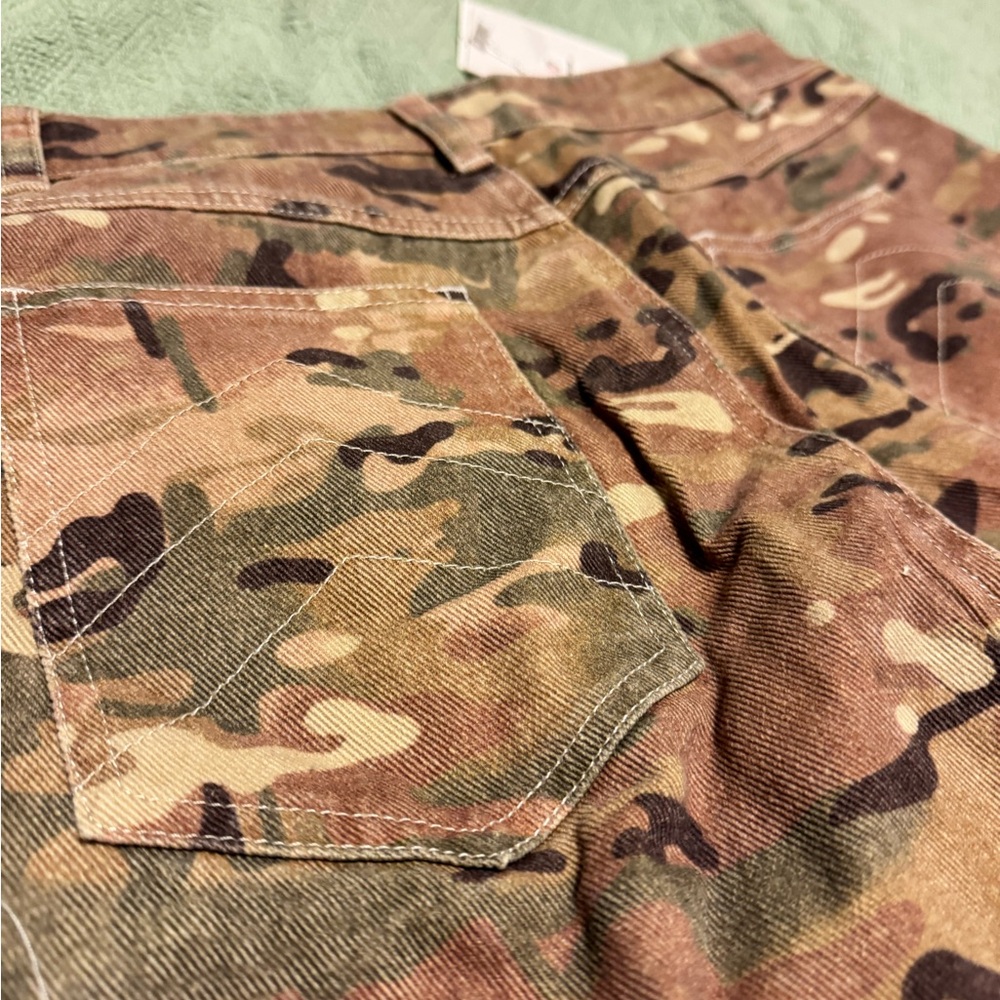 Camouflage Cargo Shorts - Picture 12 of 12